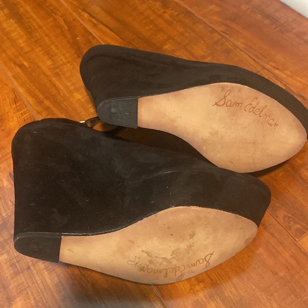 NEW SAM EDELMAN QUINN PLATFORM PUMPS